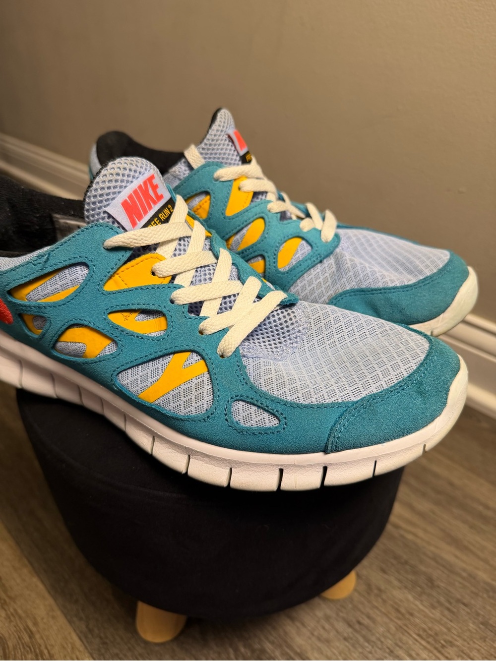 Nike Free Run 2 Teal & Yellow Athletic Sneakers